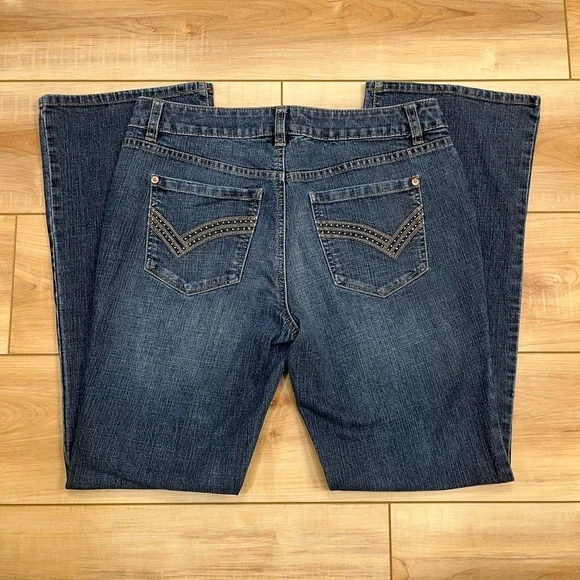 Apt. 9 Bootcut Women’s 5-Pocket Jeans Size 8 - Picture 4 of 12